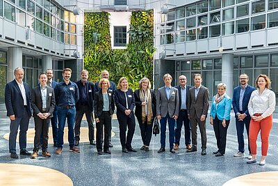 Zu sehen sind mehrere Teilnehmende des Workshops des Bioökomierats am 23. Mai 2022