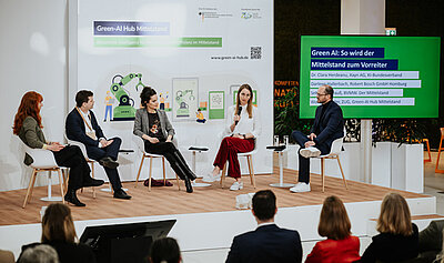 Podiumsdiskussion beim Green-AI Hub Forum 2025