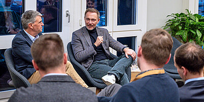 Erfolgreiche Tagung der Führungsakademie der Bundeswehr am VDI TZ Erfolgreiche Tagung der Führungsakademie der Bundeswehr am VDI TZ